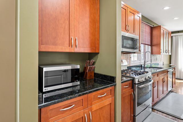 1769 Morse Avenue, Des Plaines, IL 60018