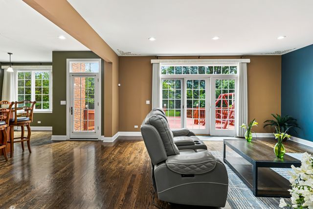 1769 Morse Avenue, Des Plaines, IL 60018