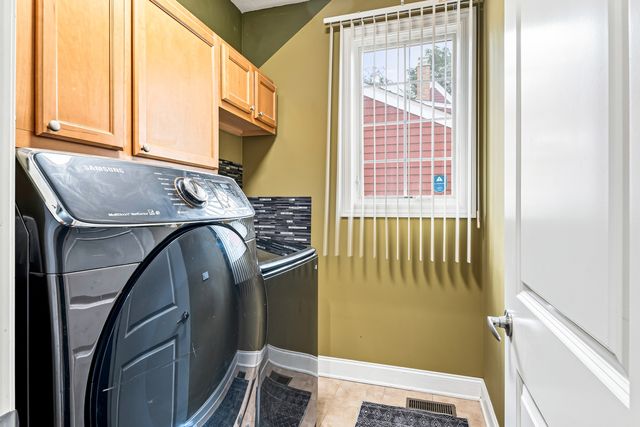 1769 Morse Avenue, Des Plaines, IL 60018