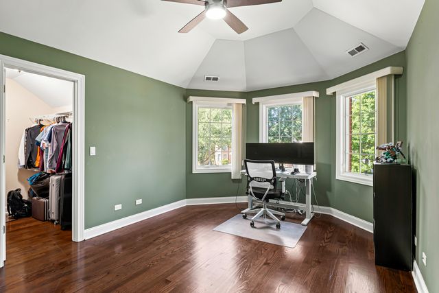 1769 Morse Avenue, Des Plaines, IL 60018