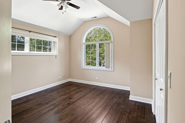 1769 Morse Avenue, Des Plaines, IL 60018