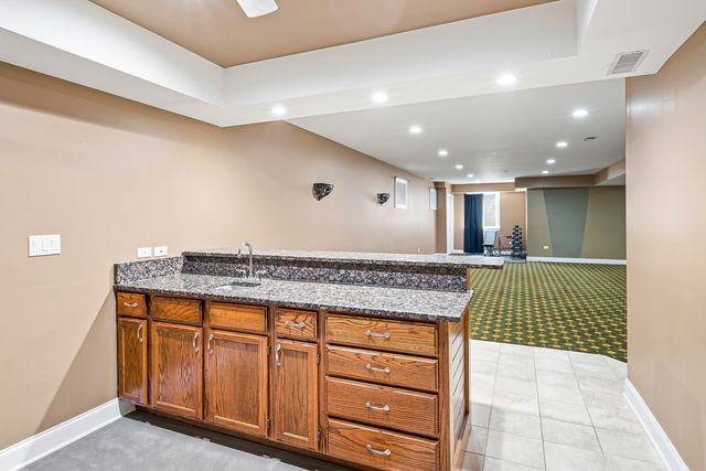 1769 Morse Avenue, Des Plaines, IL 60018