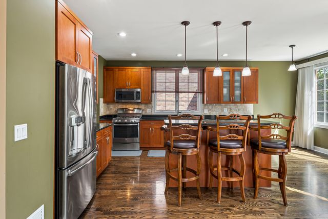 1769 Morse Avenue, Des Plaines, IL 60018