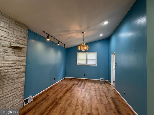 9131 BUSTLETON AVE, Philadelphia, PA 19115