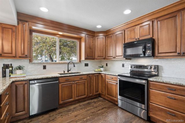 12217 W Aqueduct Drive, Littleton, CO 80127