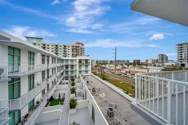 2100 Van Buren St 508, Hollywood, FL 33020