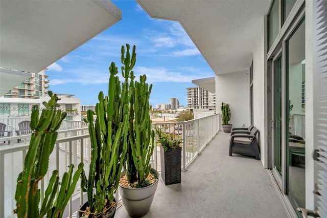 2100 Van Buren St 508, Hollywood, FL 33020