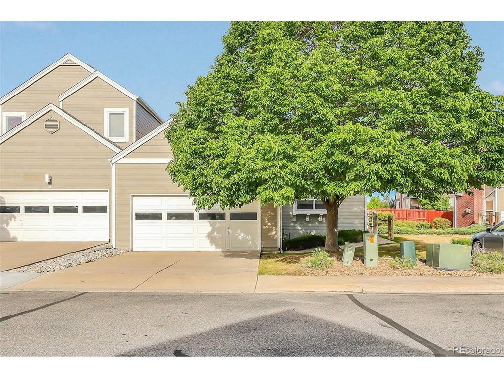 15555 E 40th Ave 7, Denver, CO 80239