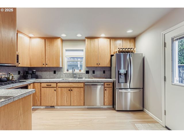 1928 Se SHERRETT St, Portland, OR 97202