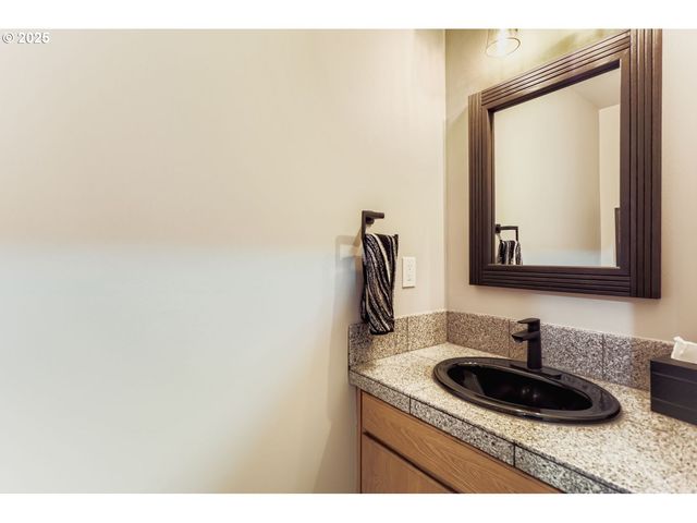 1928 Se SHERRETT St, Portland, OR 97202