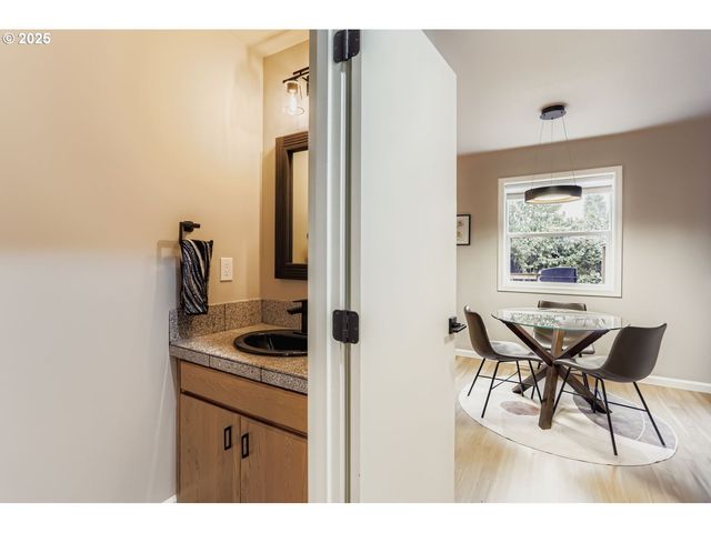 1928 Se SHERRETT St, Portland, OR 97202