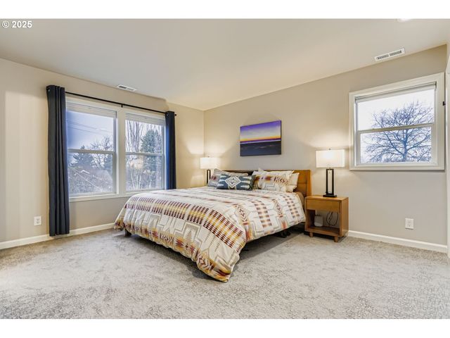 1928 Se SHERRETT St, Portland, OR 97202