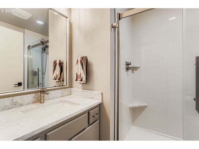 1928 Se SHERRETT St, Portland, OR 97202