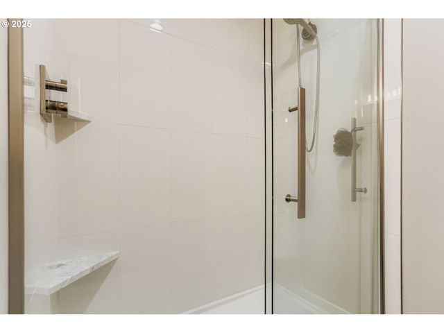 1928 Se SHERRETT St, Portland, OR 97202