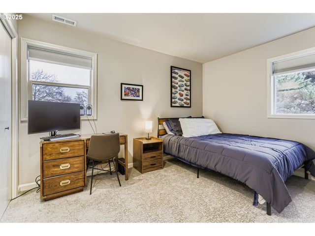 1928 Se SHERRETT St, Portland, OR 97202