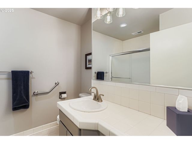 1928 Se SHERRETT St, Portland, OR 97202