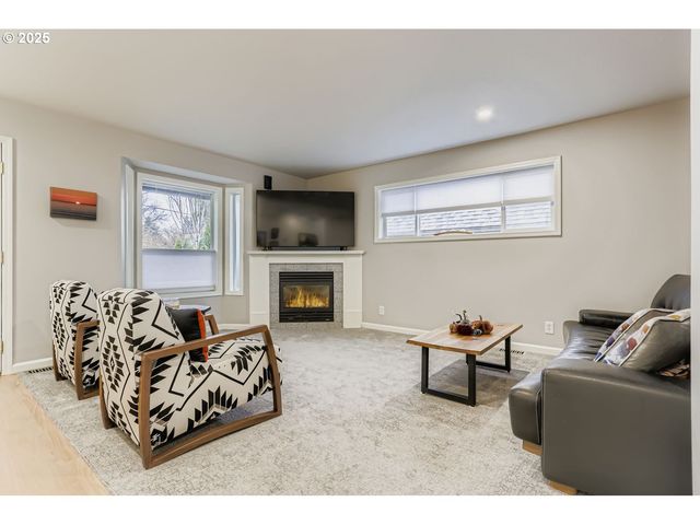 1928 Se SHERRETT St, Portland, OR 97202