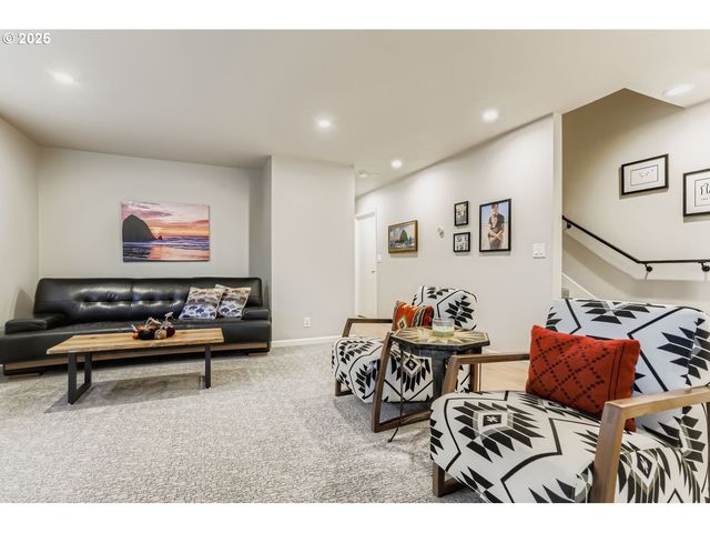 1928 Se SHERRETT St, Portland, OR 97202