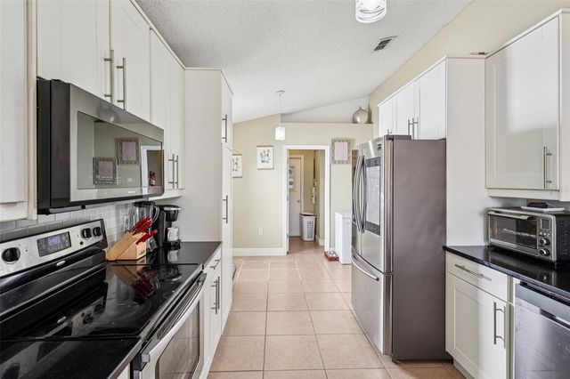 111 ELGIN BOULEVARD, Davenport, FL 33897