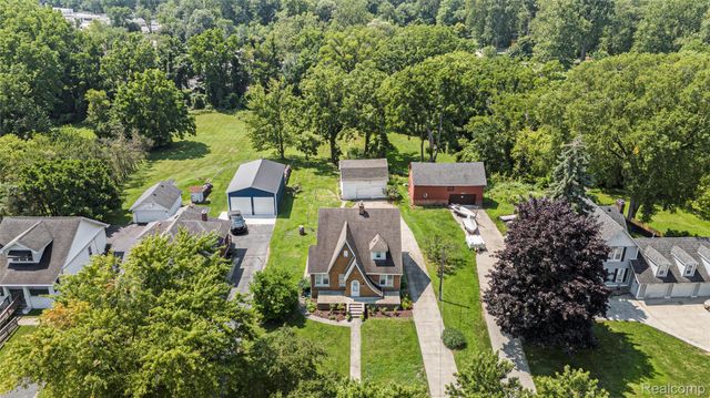 8238 Clinton River Road, Sterling Heights, MI 48314