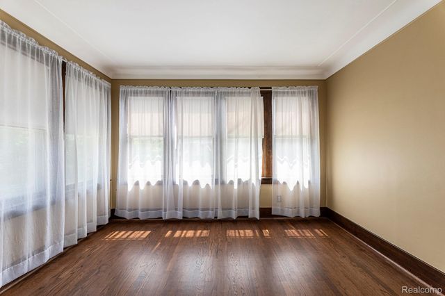 8238 Clinton River Road, Sterling Heights, MI 48314