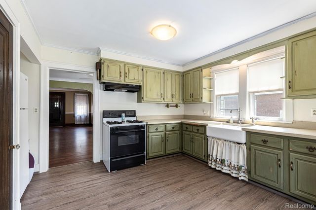 8238 Clinton River Road, Sterling Heights, MI 48314