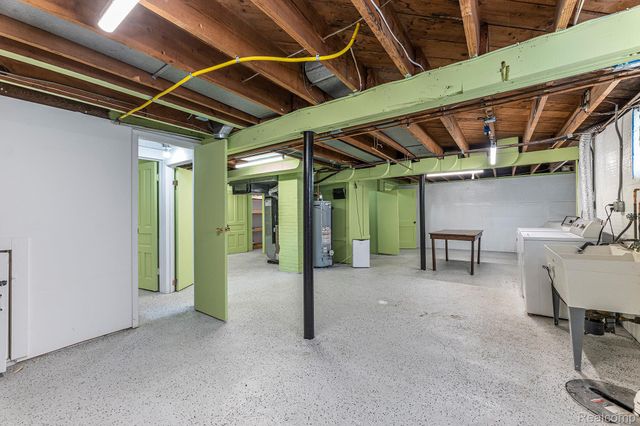 8238 Clinton River Road, Sterling Heights, MI 48314