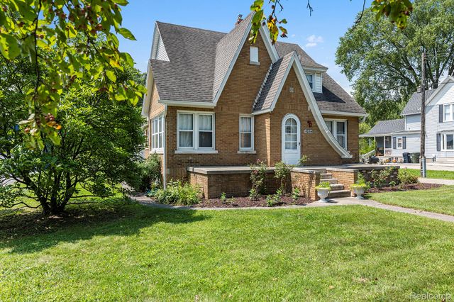 8238 Clinton River Road, Sterling Heights, MI 48314