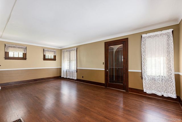 8238 Clinton River Road, Sterling Heights, MI 48314