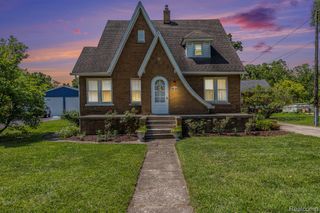 8238 Clinton River Road, Sterling Heights, MI 48314