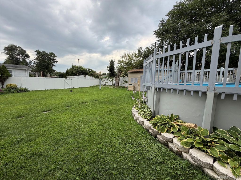611 Park Avenue, Uniondale, NY 11553 — photo 5