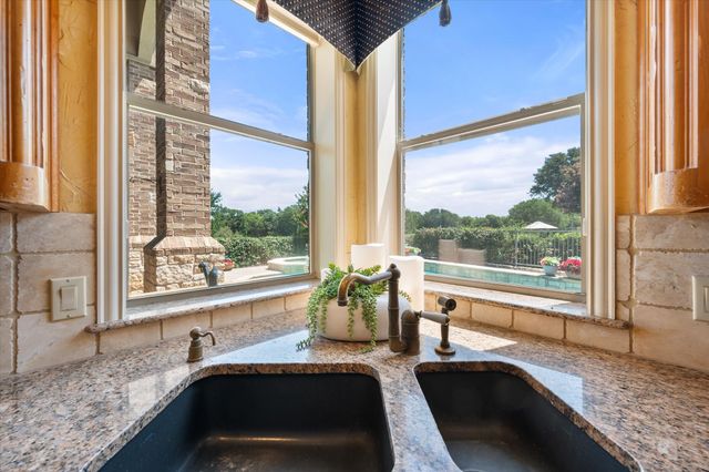 1019 Walnut Falls Circle, Mansfield, TX 76063