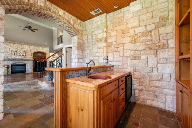1019 Walnut Falls Circle, Mansfield, TX 76063