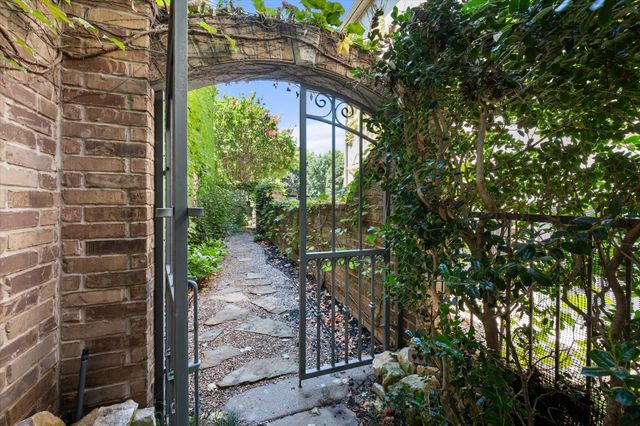1019 Walnut Falls Circle, Mansfield, TX 76063