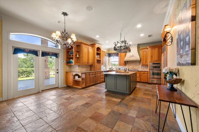 1019 Walnut Falls Circle, Mansfield, TX 76063