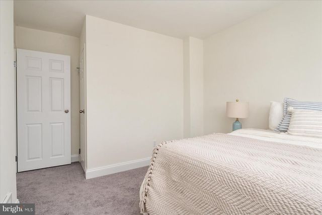 7920 CHARLESMONT RD, Dundalk, MD 21222