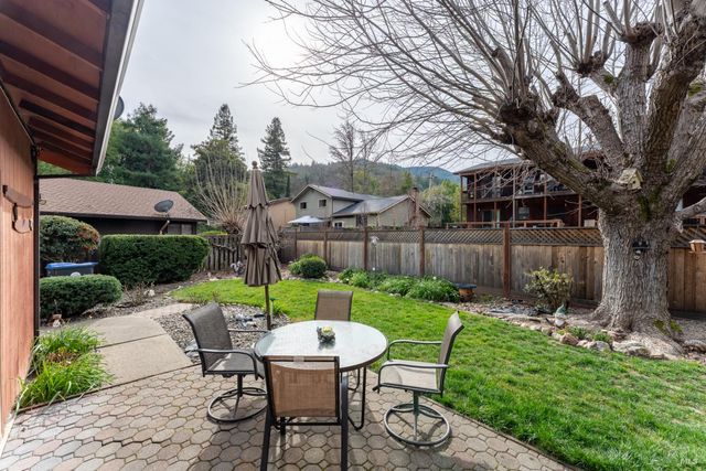 550 Baywood Ct, Ukiah, CA 95482