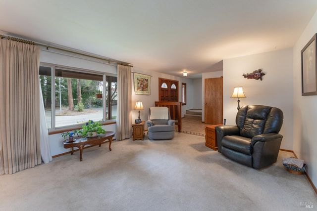 550 Baywood Ct, Ukiah, CA 95482