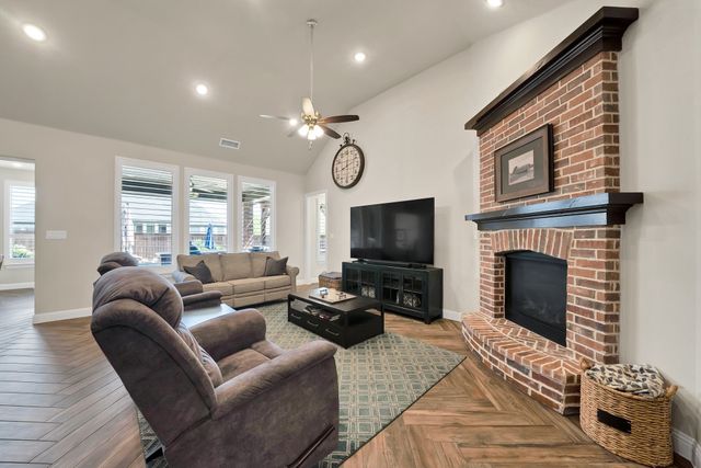 9921 Peninsula Point, Little Elm, TX 75068