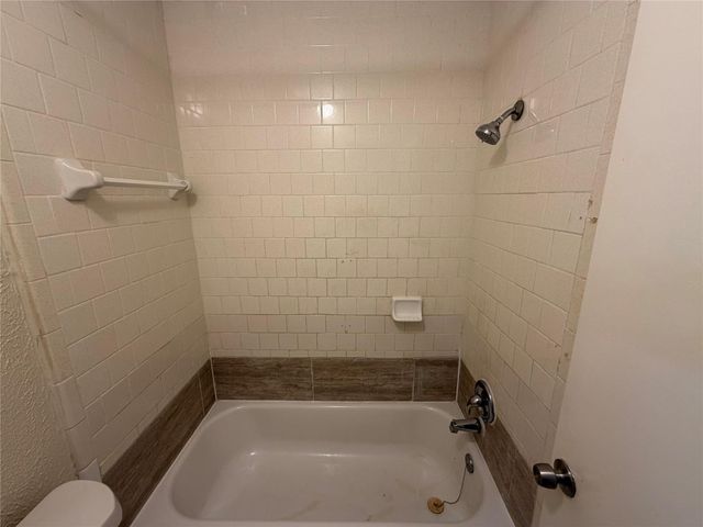1423 Elkwood Drive, Missouri City, TX 77489