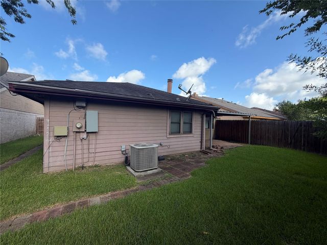 1423 Elkwood Drive, Missouri City, TX 77489