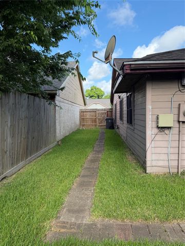 1423 Elkwood Drive, Missouri City, TX 77489
