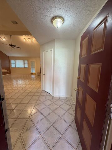 1423 Elkwood Drive, Missouri City, TX 77489