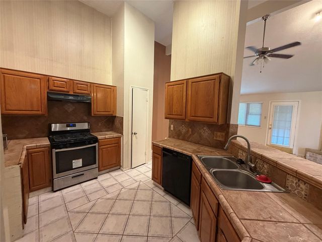 1423 Elkwood Drive, Missouri City, TX 77489