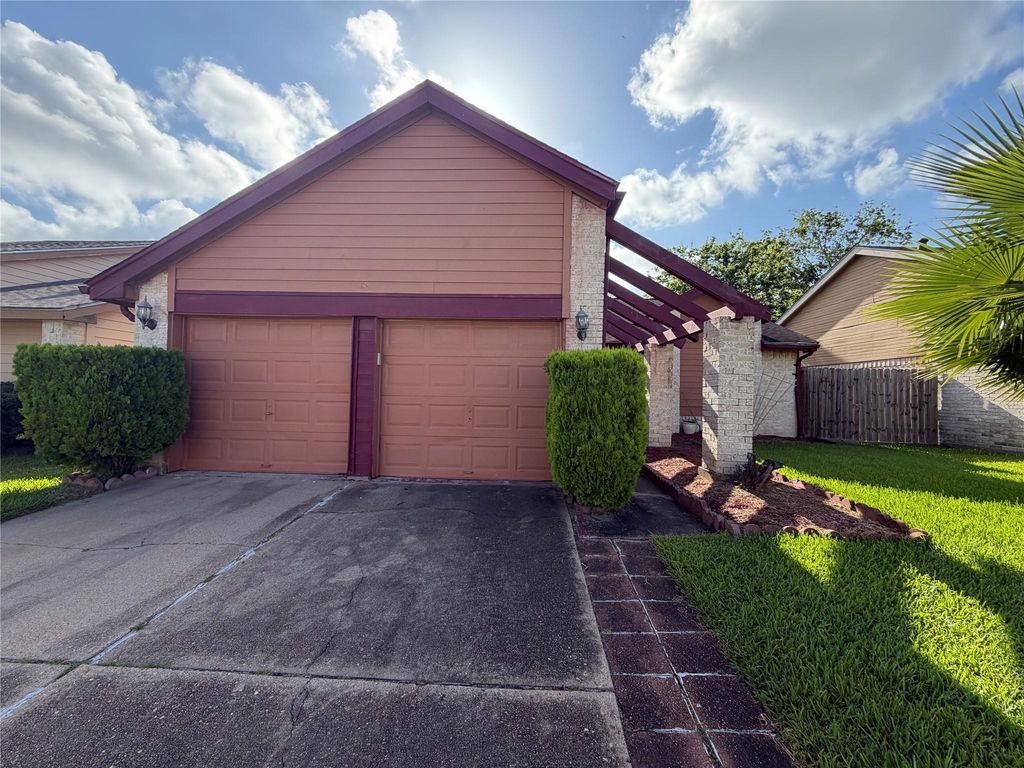 1423 Elkwood Drive, Missouri City, TX 77489