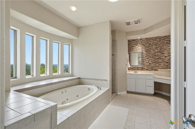 1280 Mystic Parkway, Spring Branch, TX 78070