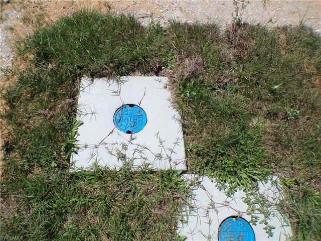 821 NE 15th LN, Cape Coral, FL 33909