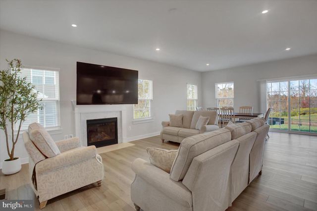 1585 SHANNON DR S, Greencastle, PA 17225