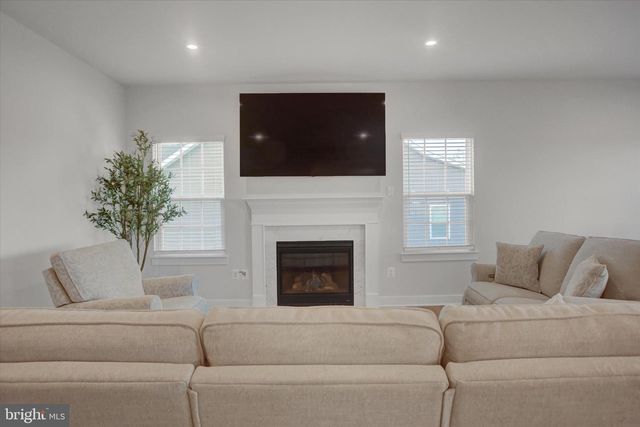 1585 SHANNON DR S, Greencastle, PA 17225