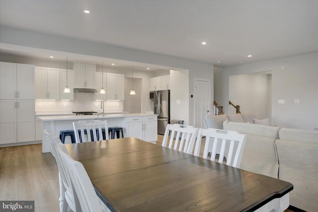 1585 SHANNON DR S, Greencastle, PA 17225